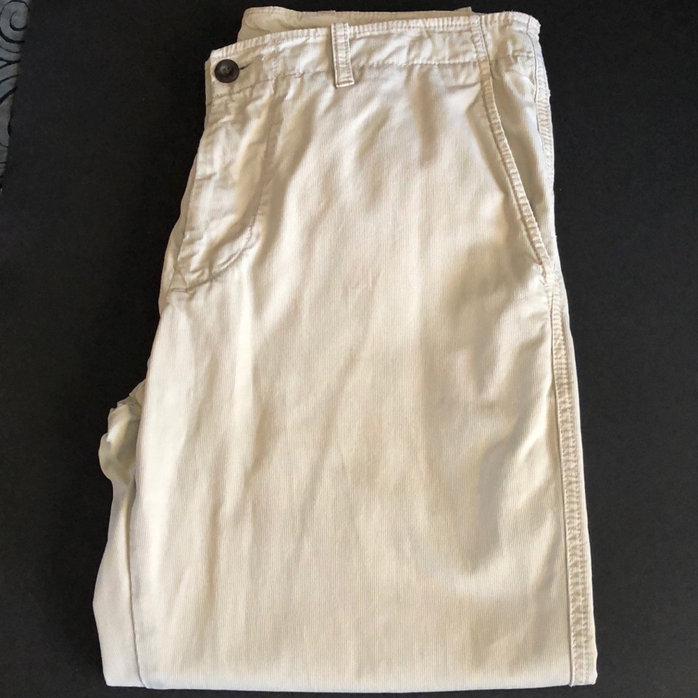 Perry Ellis khaki trousers 34/32
